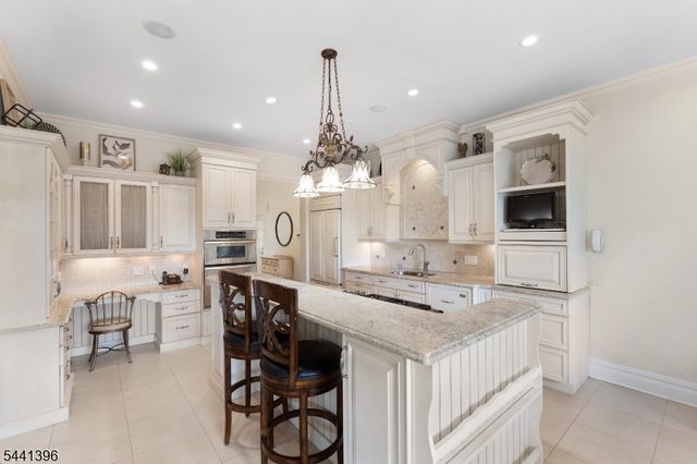 9 Pitney Dr, Mendham Twp., NJ 07945