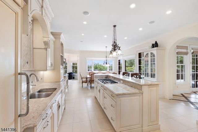 9 Pitney Dr, Mendham Twp., NJ 07945