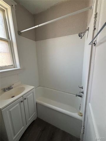 4516 Pennsylvania Avenue, St Louis, MO 63111