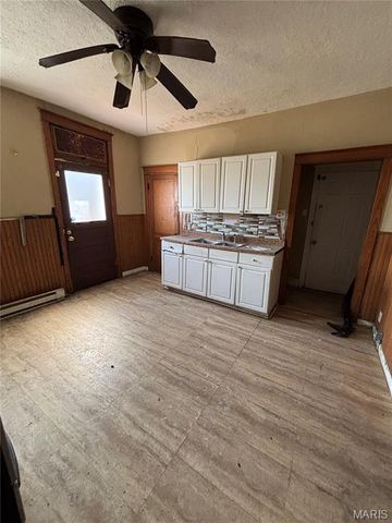 4516 Pennsylvania Avenue, St Louis, MO 63111