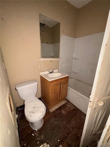 4516 Pennsylvania Avenue, St Louis, MO 63111