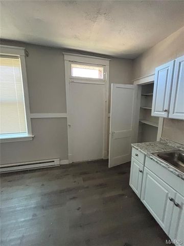 4516 Pennsylvania Avenue, St Louis, MO 63111