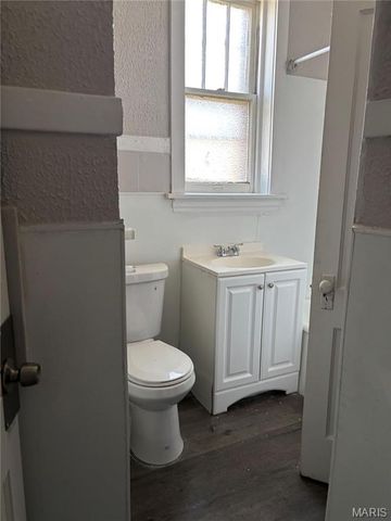 4516 Pennsylvania Avenue, St Louis, MO 63111