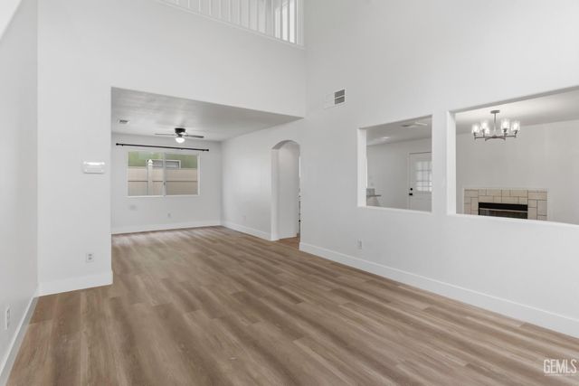 9405 Salinger Street, Bakersfield, CA 93311