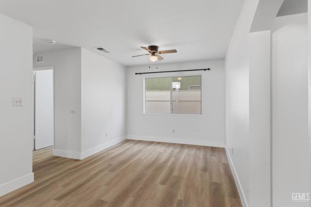9405 Salinger Street, Bakersfield, CA 93311