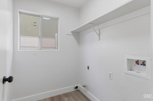 9405 Salinger Street, Bakersfield, CA 93311