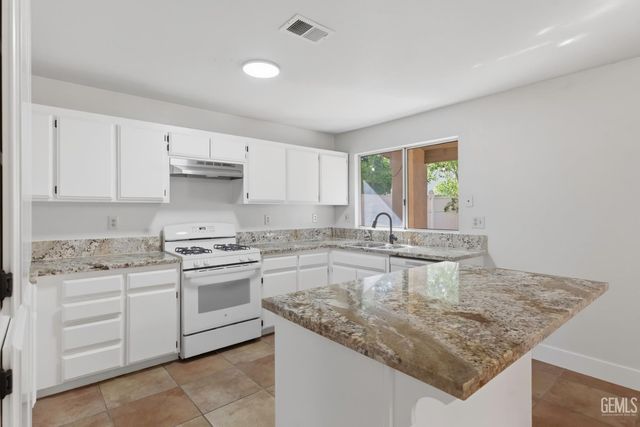 9405 Salinger Street, Bakersfield, CA 93311