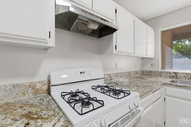 9405 Salinger Street, Bakersfield, CA 93311