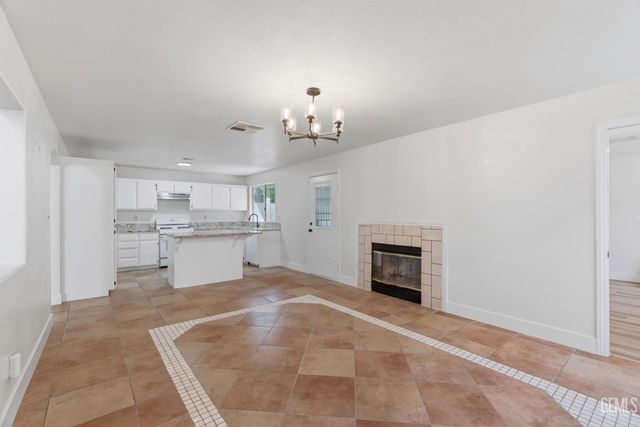 9405 Salinger Street, Bakersfield, CA 93311