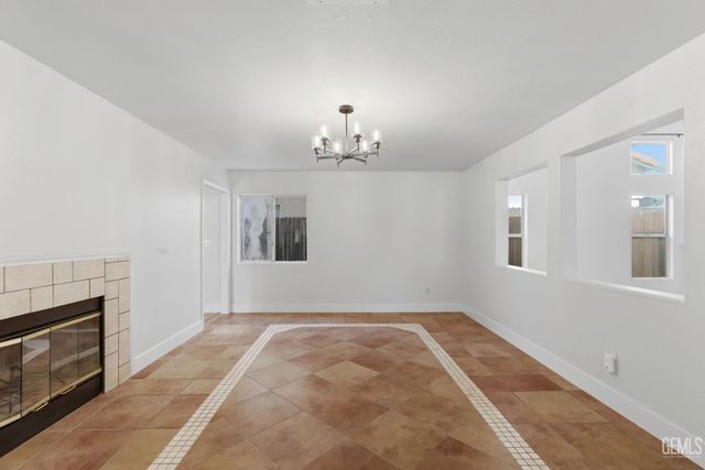 9405 Salinger Street, Bakersfield, CA 93311