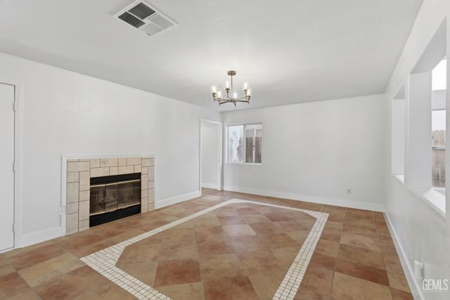 9405 Salinger Street, Bakersfield, CA 93311