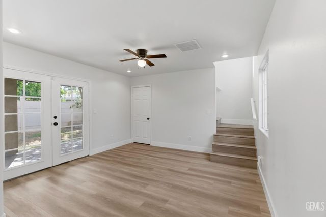 9405 Salinger Street, Bakersfield, CA 93311