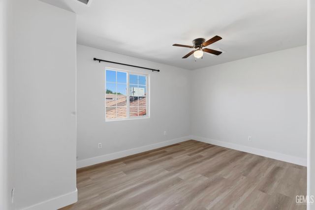 9405 Salinger Street, Bakersfield, CA 93311