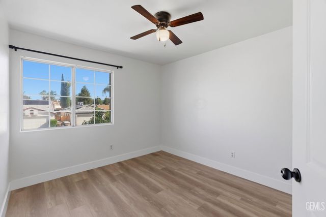 9405 Salinger Street, Bakersfield, CA 93311