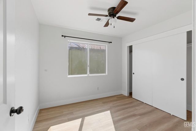 9405 Salinger Street, Bakersfield, CA 93311