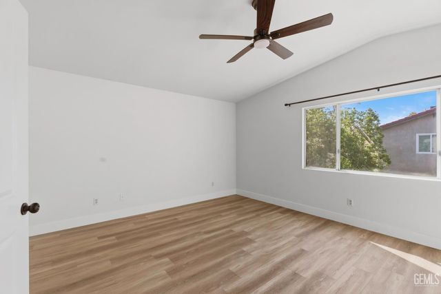 9405 Salinger Street, Bakersfield, CA 93311