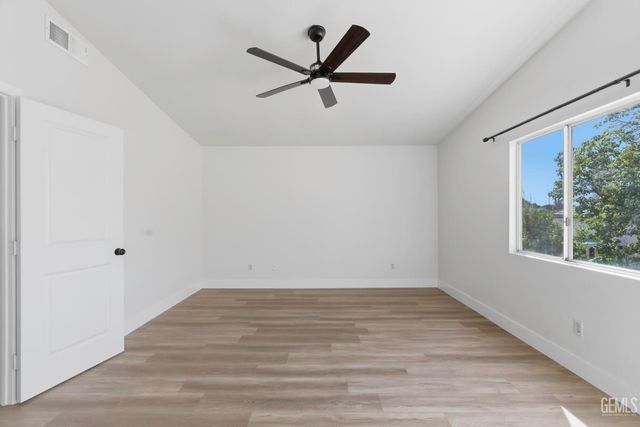 9405 Salinger Street, Bakersfield, CA 93311