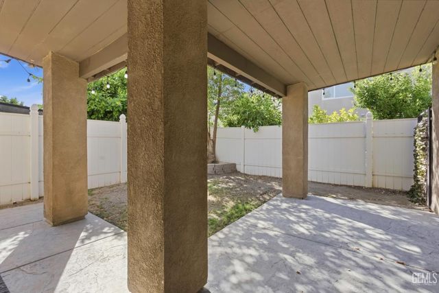 9405 Salinger Street, Bakersfield, CA 93311