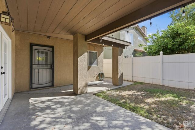 9405 Salinger Street, Bakersfield, CA 93311