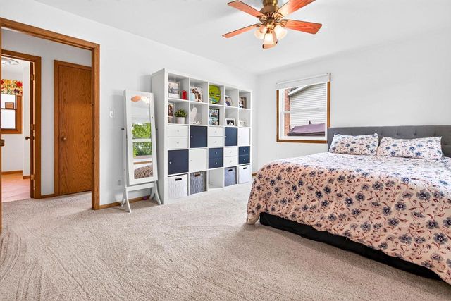 2001 N DOUGLAS STREET, Appleton, WI 54914