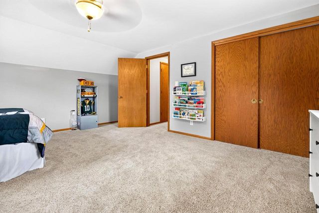 2001 N DOUGLAS STREET, Appleton, WI 54914