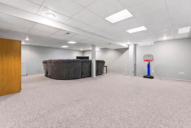 2001 N DOUGLAS STREET, Appleton, WI 54914