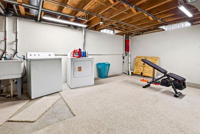 2001 N DOUGLAS STREET, Appleton, WI 54914