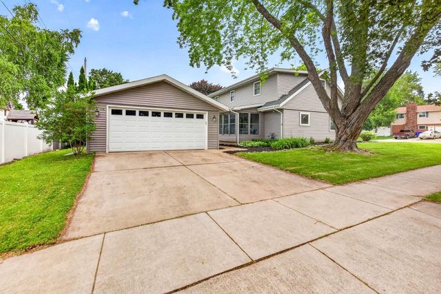 2001 N DOUGLAS STREET, Appleton, WI 54914
