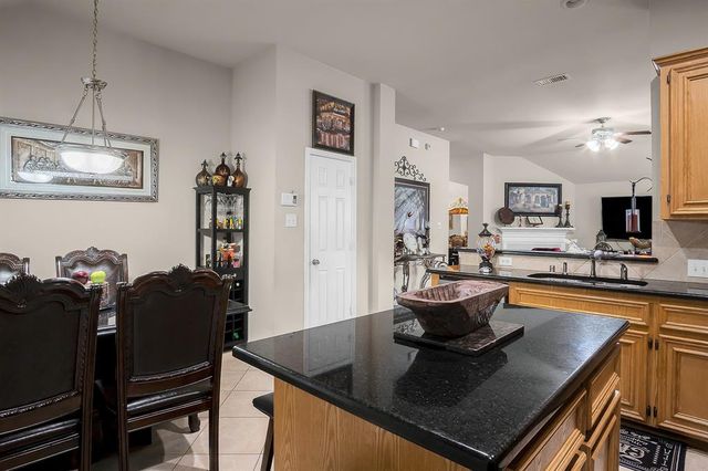 9827 Kimberly Loch Lane, Houston, TX 77089