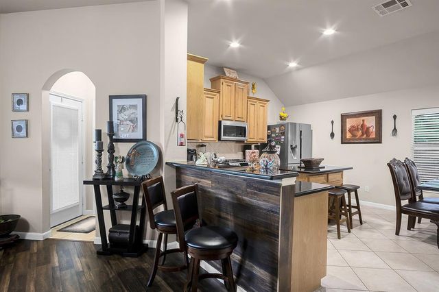 9827 Kimberly Loch Lane, Houston, TX 77089
