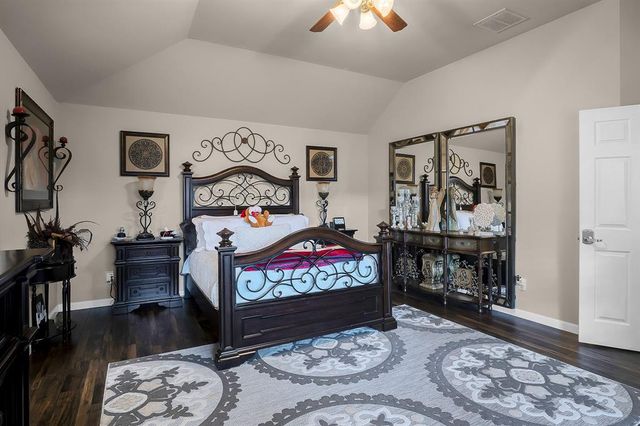 9827 Kimberly Loch Lane, Houston, TX 77089