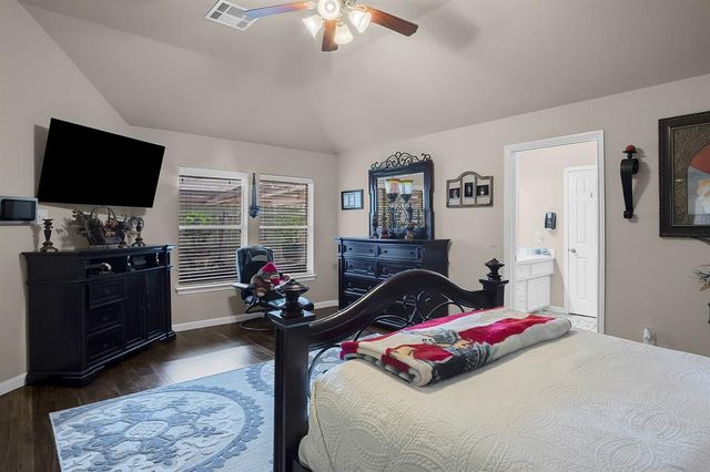 9827 Kimberly Loch Lane, Houston, TX 77089