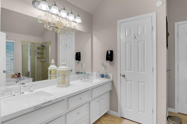 9827 Kimberly Loch Lane, Houston, TX 77089