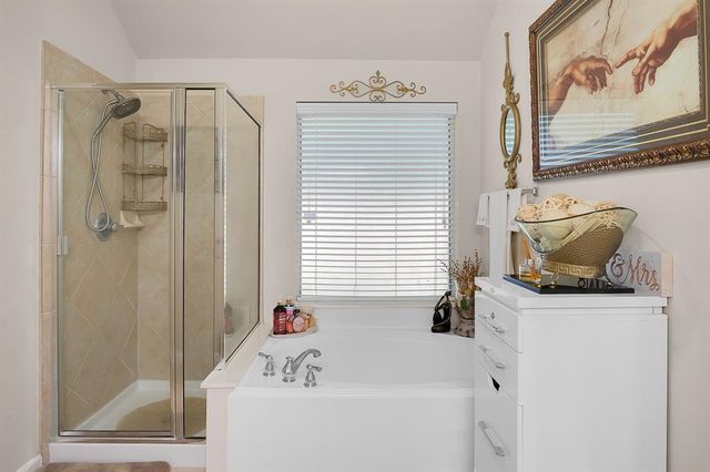 9827 Kimberly Loch Lane, Houston, TX 77089