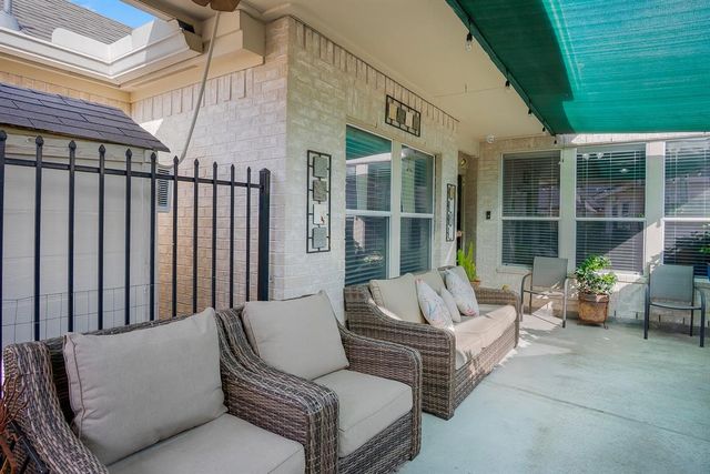 9827 Kimberly Loch Lane, Houston, TX 77089