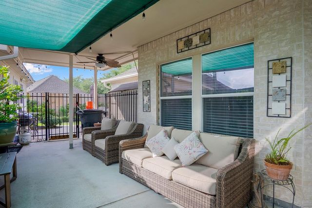 9827 Kimberly Loch Lane, Houston, TX 77089