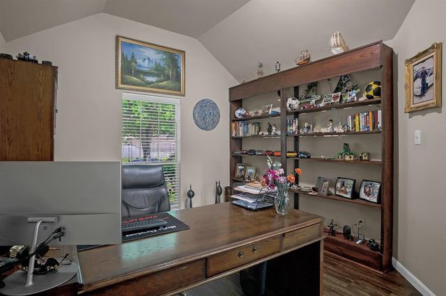 9827 Kimberly Loch Lane, Houston, TX 77089