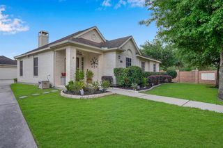 9827 Kimberly Loch Lane, Houston, TX 77089