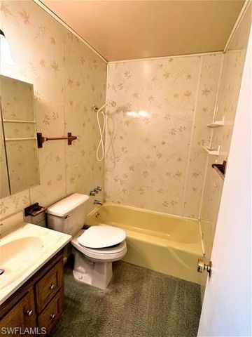 223 Punta Alta CT, Lehigh Acres, FL 33936