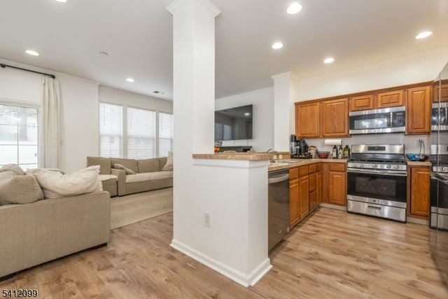 122 Riverwalk Way, Clifton City, NJ 07014