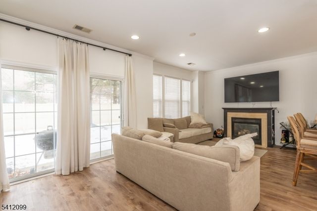 122 Riverwalk Way, Clifton City, NJ 07014