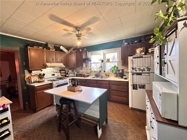 3334 Redmond Ridge Road, Gallipolis Ferry, WV 25515