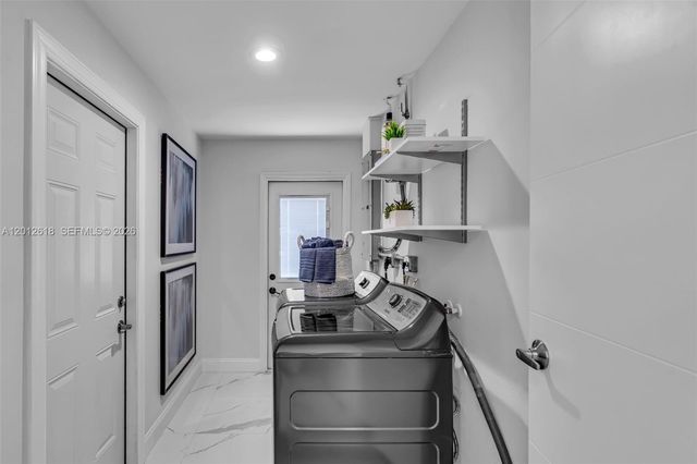 465 NW 11th St, Boca Raton, FL 33432