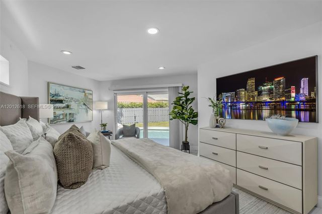 465 NW 11th St, Boca Raton, FL 33432