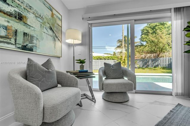 465 NW 11th St, Boca Raton, FL 33432