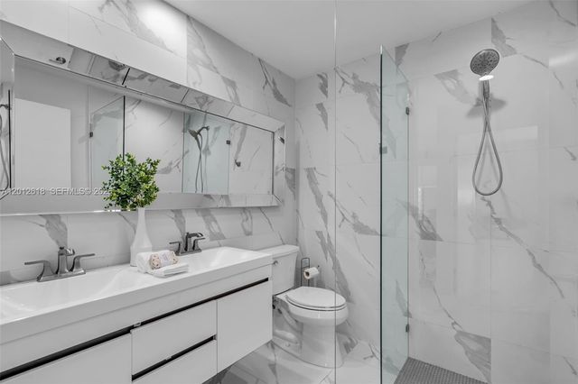 465 NW 11th St, Boca Raton, FL 33432
