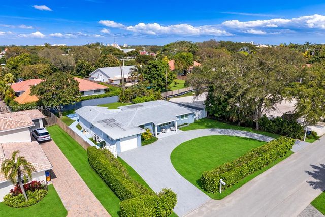 465 NW 11th St, Boca Raton, FL 33432