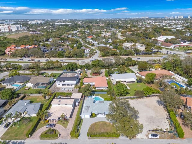 465 NW 11th St, Boca Raton, FL 33432