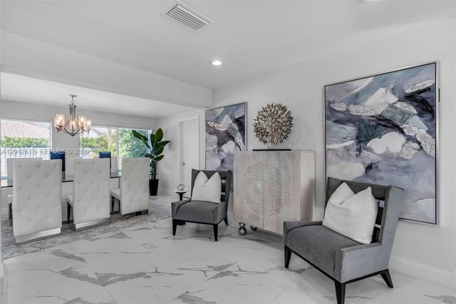 465 NW 11th St, Boca Raton, FL 33432