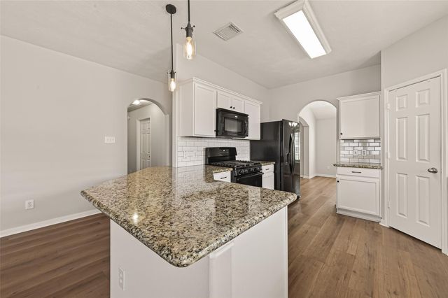 18 Carmel Chase Court, Manvel, TX 77578